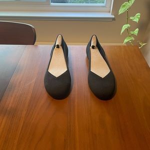 Like new black Rothy’s flats, size 10